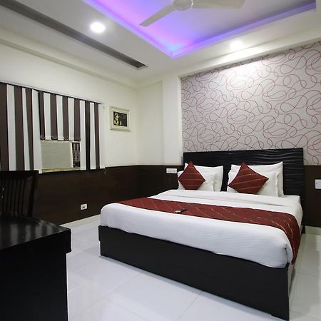 Hotel Hill Palace -Near Karol Bagh Metro Station Делхи Екстериор снимка