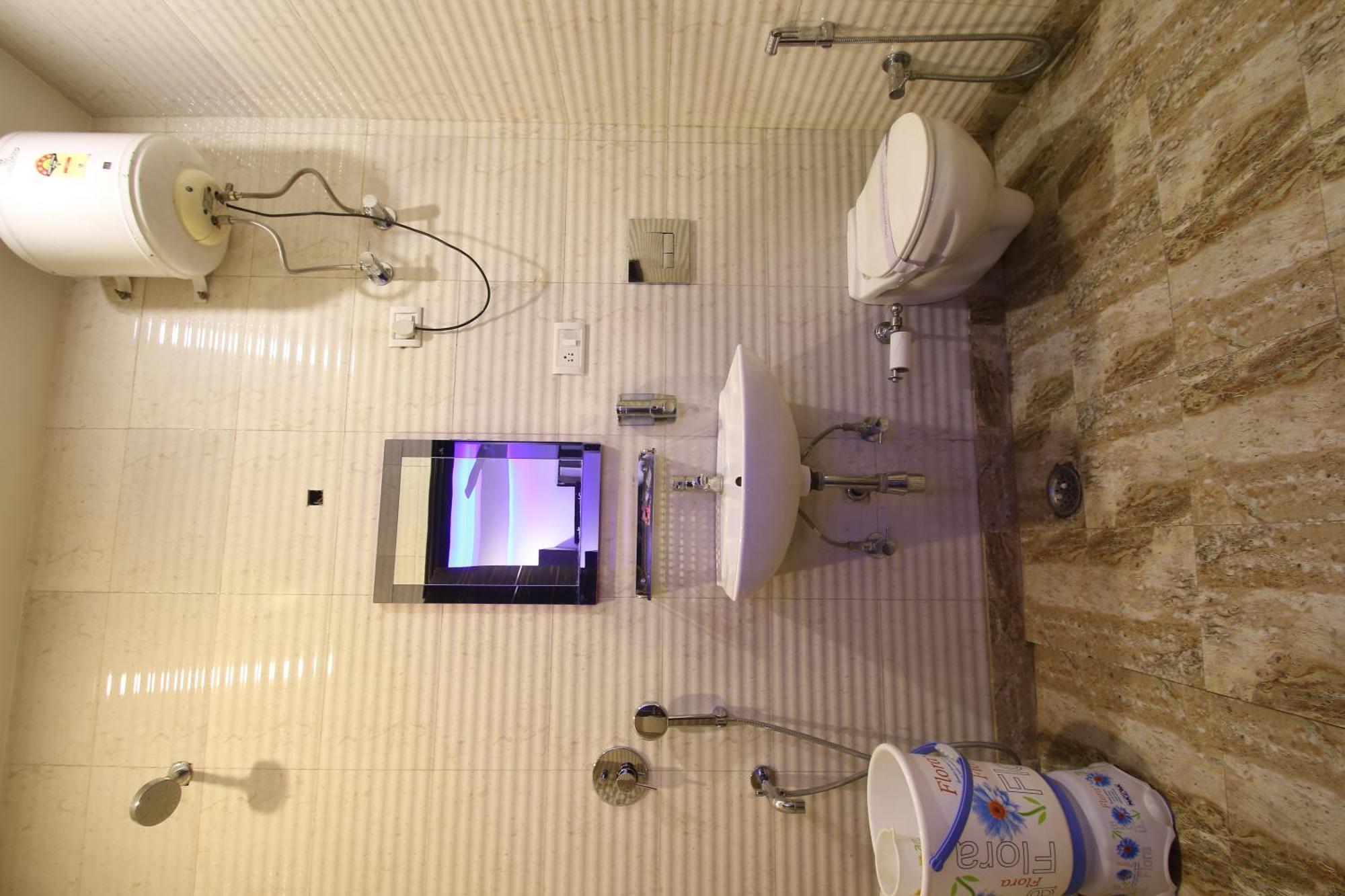 Hotel Hill Palace -Near Karol Bagh Metro Station Делхи Екстериор снимка