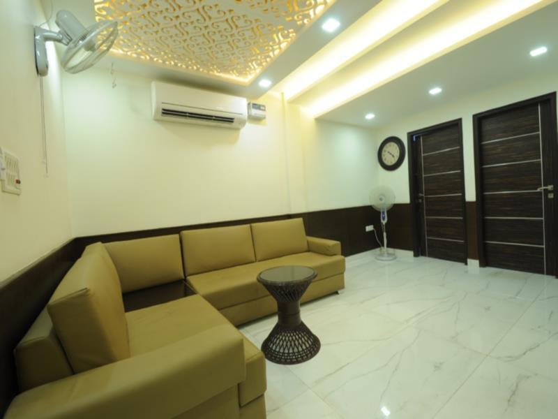 Hotel Hill Palace -Near Karol Bagh Metro Station Делхи Екстериор снимка