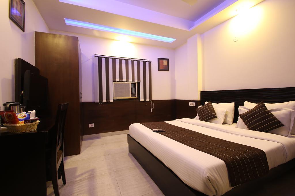 Hotel Hill Palace -Near Karol Bagh Metro Station Делхи Екстериор снимка