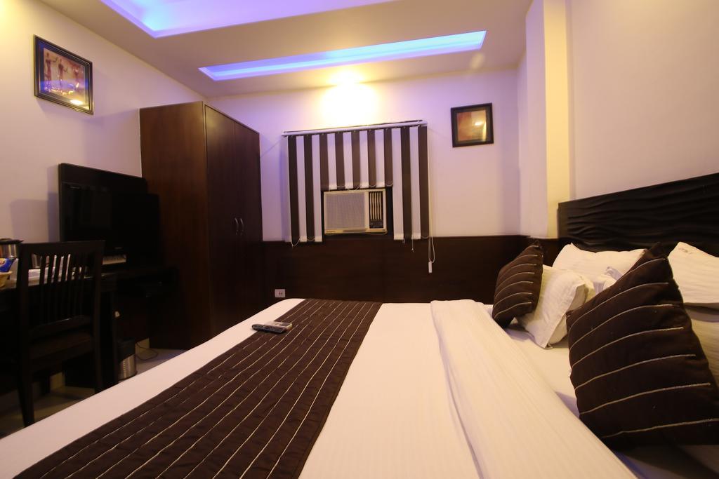 Hotel Hill Palace -Near Karol Bagh Metro Station Делхи Екстериор снимка