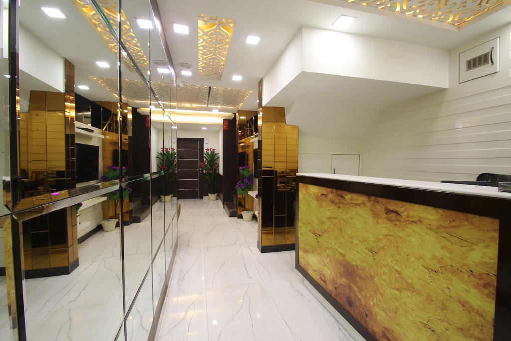 Hotel Hill Palace -Near Karol Bagh Metro Station Делхи Екстериор снимка