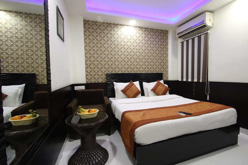 Hotel Hill Palace -Near Karol Bagh Metro Station Делхи Екстериор снимка