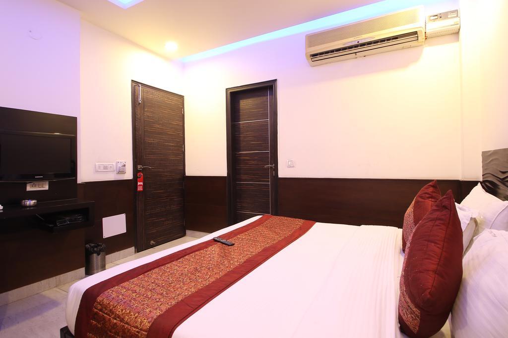 Hotel Hill Palace -Near Karol Bagh Metro Station Делхи Екстериор снимка