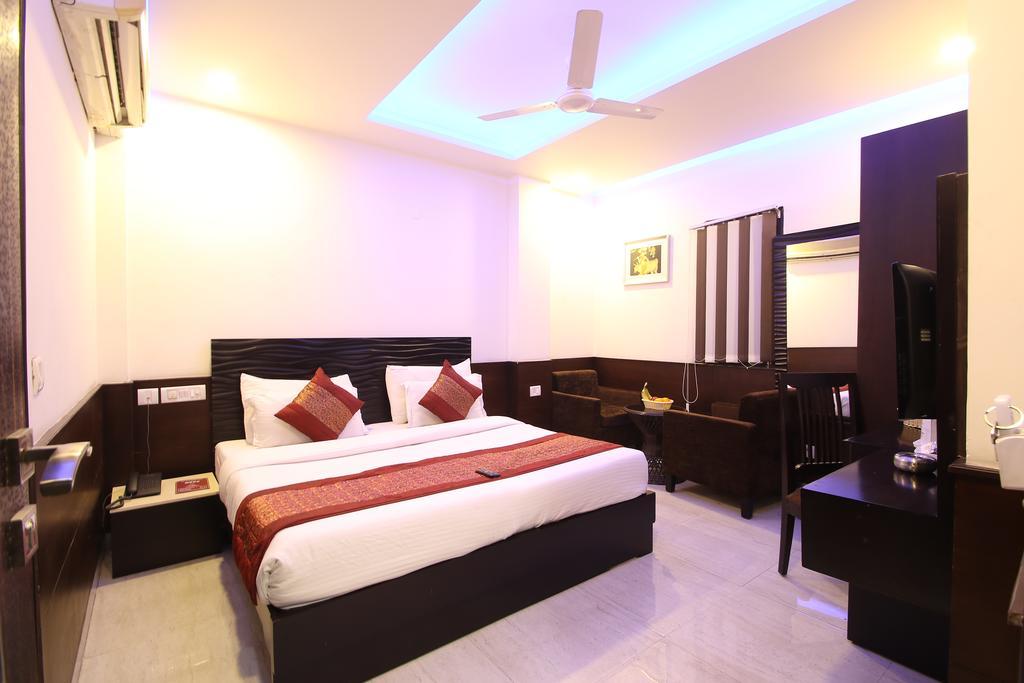 Hotel Hill Palace -Near Karol Bagh Metro Station Делхи Екстериор снимка