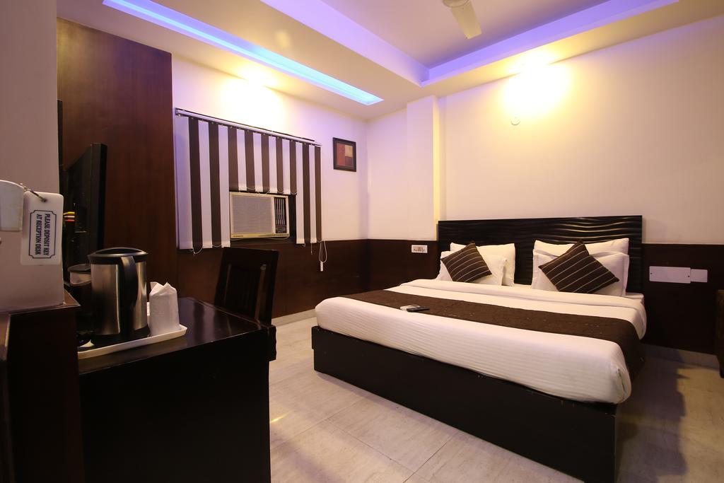 Hotel Hill Palace -Near Karol Bagh Metro Station Делхи Екстериор снимка