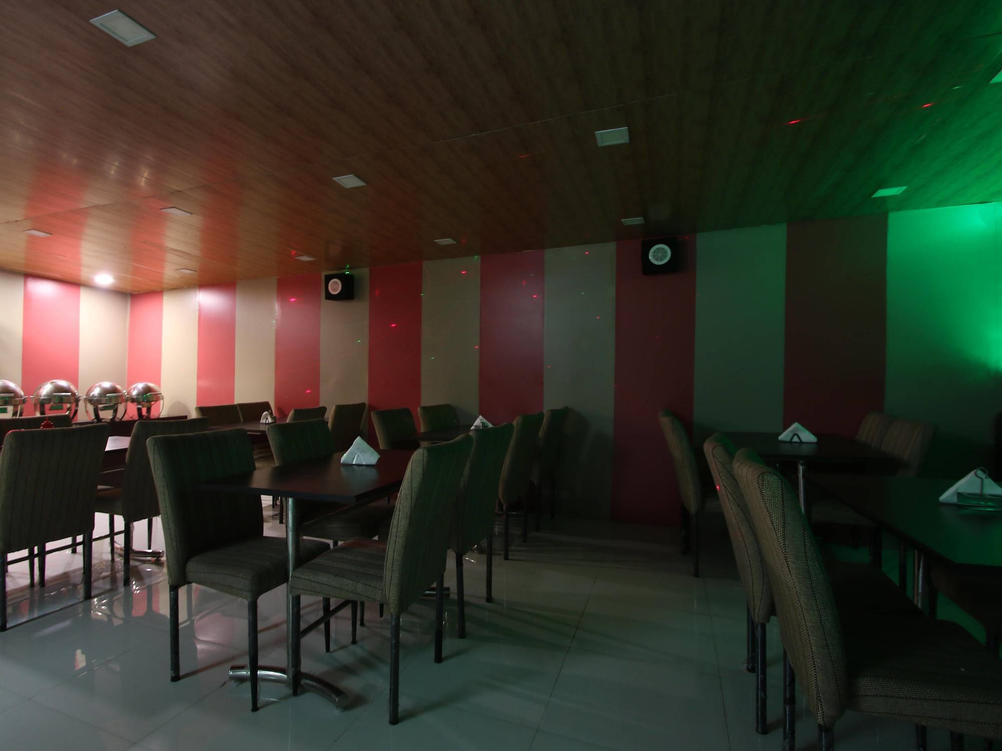 Hotel Hill Palace -Near Karol Bagh Metro Station Делхи Екстериор снимка