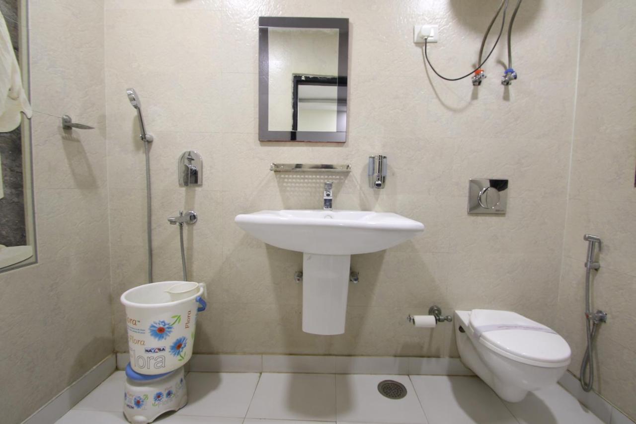 Hotel Hill Palace -Near Karol Bagh Metro Station Делхи Екстериор снимка