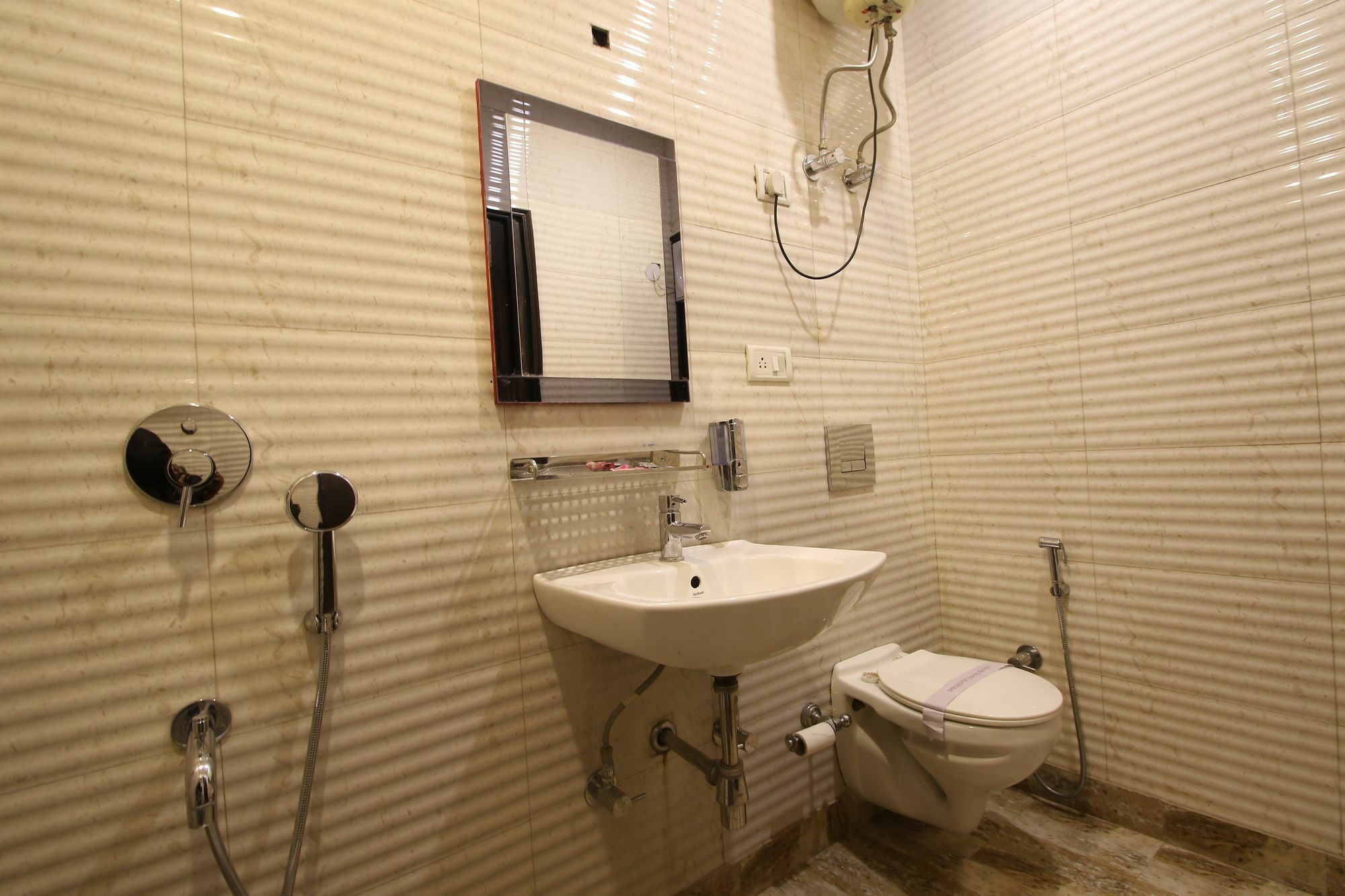 Hotel Hill Palace -Near Karol Bagh Metro Station Делхи Екстериор снимка